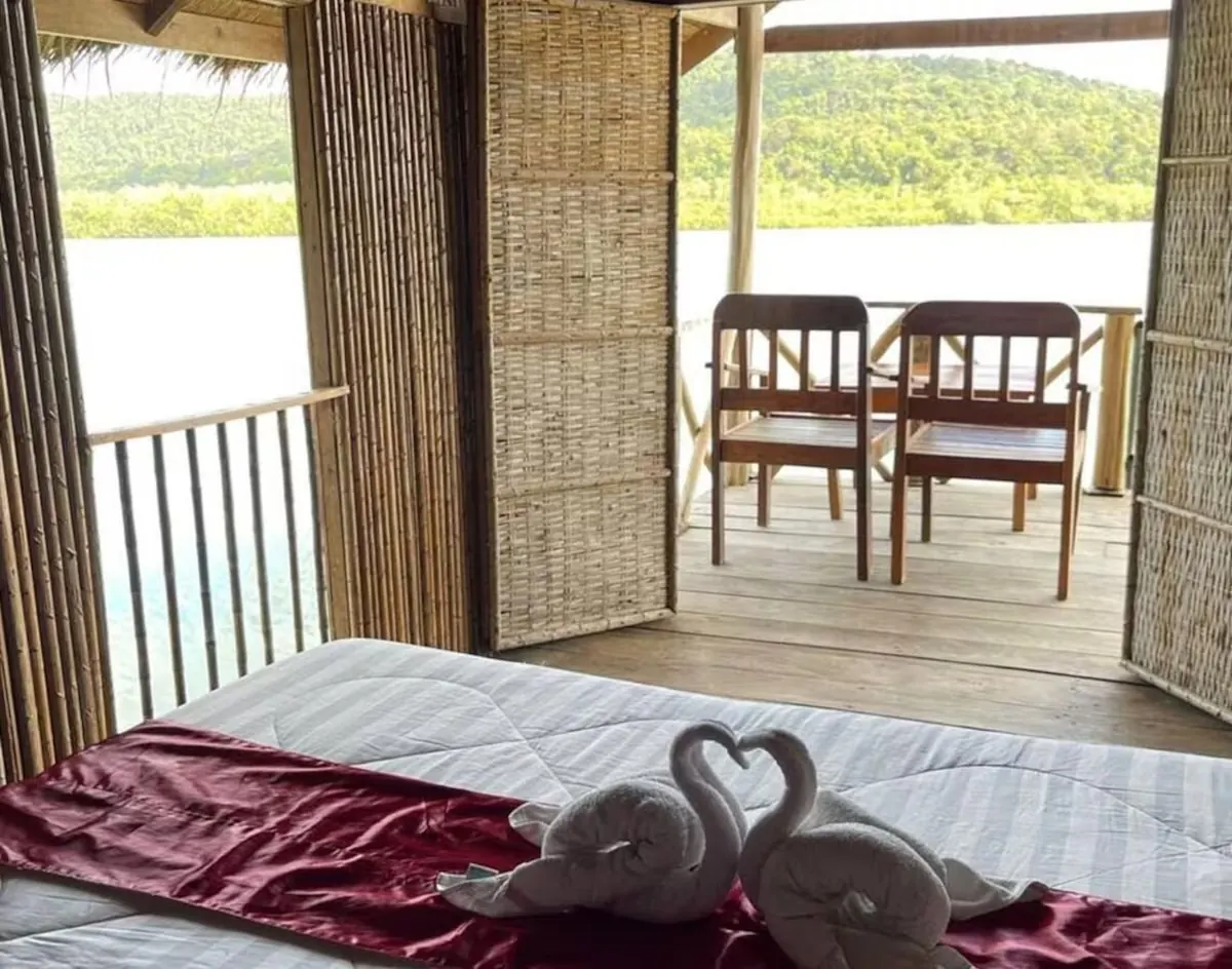 Bed facing Tatai River